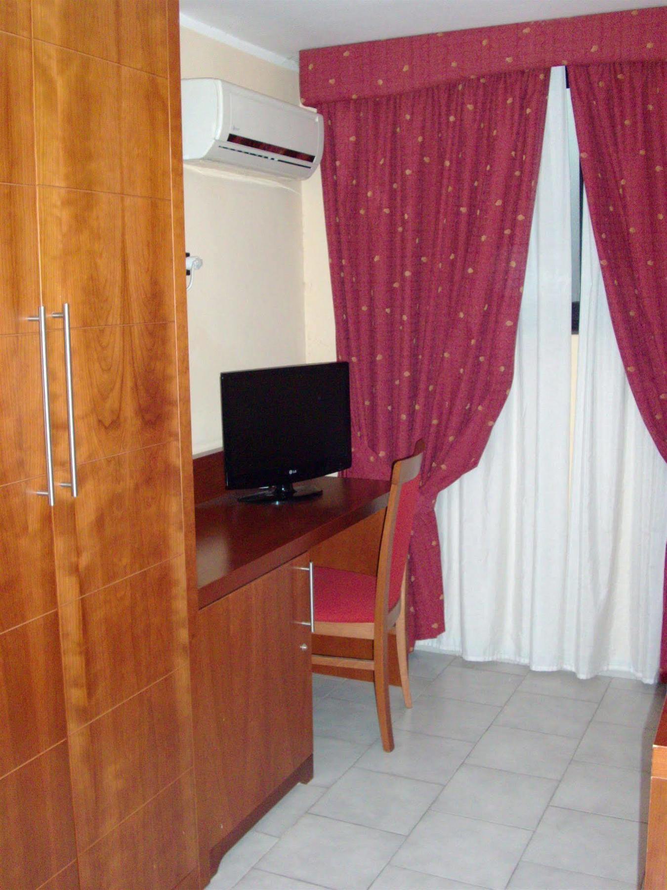Pisani Hotel San Nicola La Strada Exterior photo